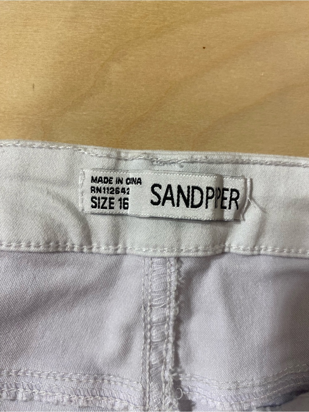 Sand Piper White Embroidered Floral Women’s Shorts 16 (SC) - Picture 6 of 10